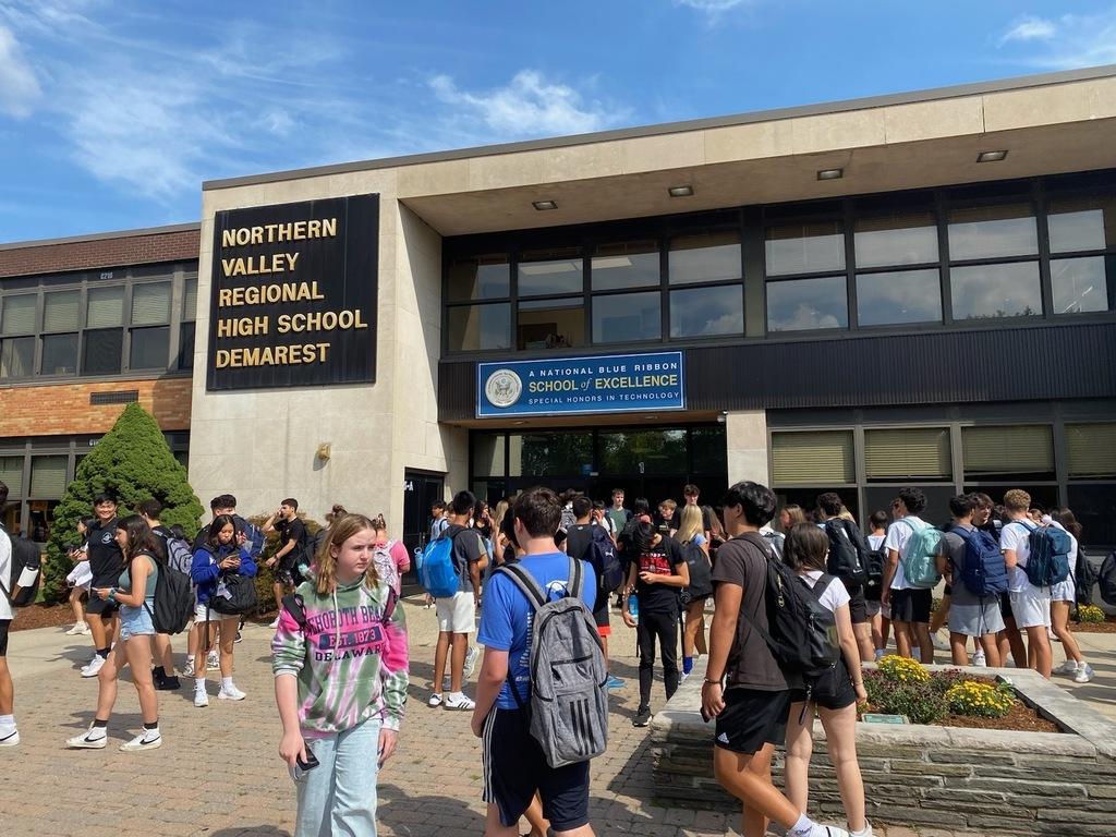 노던밸리 데마레스트 고등학교 Northern Valley Demarest High School