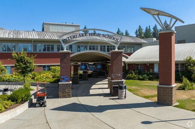인터레이크 고등학교 Interlake High School